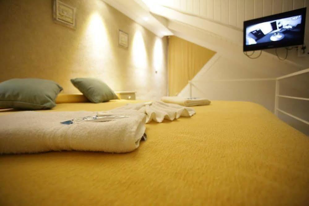Club House Hotel Вила Карлос Пас Екстериор снимка